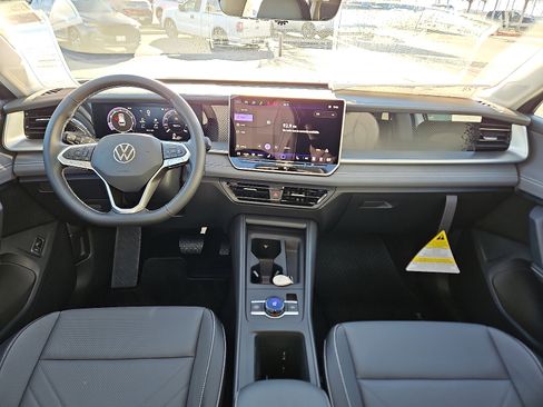 New 2026 Volkswagen Tiguan SE FWD image 9