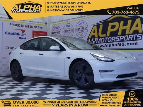Used 2023 Tesla Model 3 Standard Range image 1