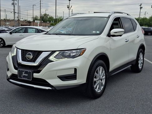 Used 2018 Nissan Rogue SV w/ Premium Package AWD/4WD image 3
