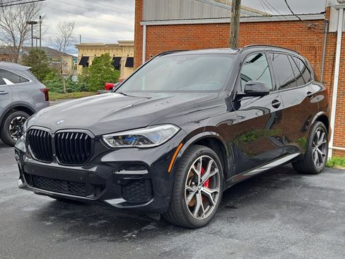 Used 2022 BMW X5 xDrive40i w/ M Sport Package image 1