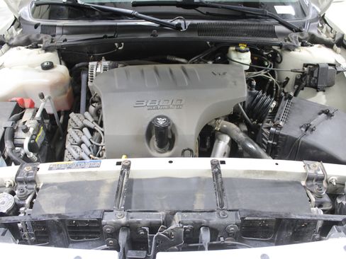 Used 2005 Buick Le Sabre Custom image 34