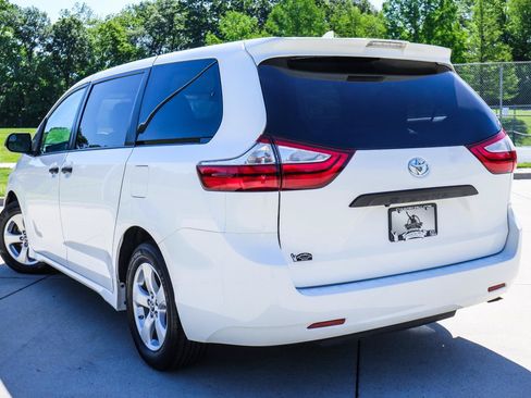 Used 2019 Toyota Sienna L FWD image 13