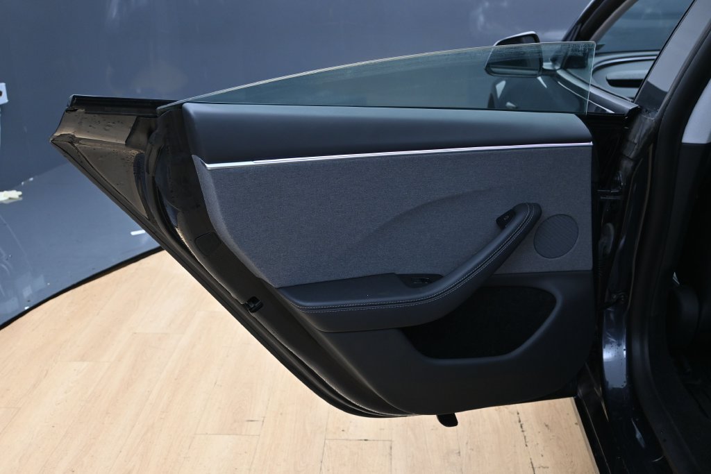 Used 2024 Tesla Model 3 Standard Range RWD image 31