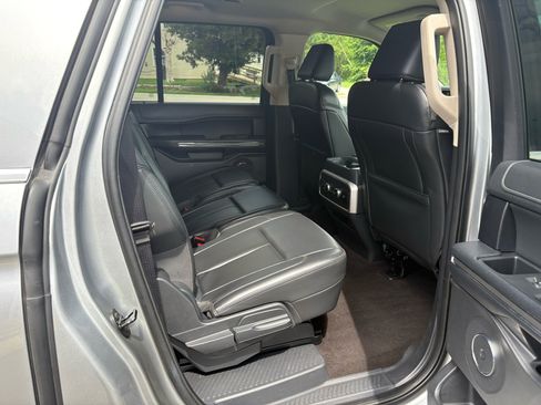 Used 2023 Ford Expedition Max XLT image 28