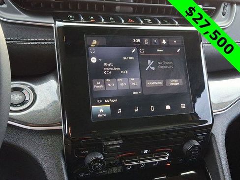 Certified 2023 Jeep Grand Cherokee Laredo image 17