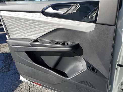 Certified 2023 Volkswagen Taos S image 18