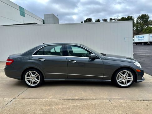 Used 2011 Mercedes-Benz E 550 Sedan image 5