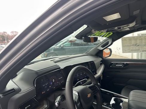 New 2026 Chevrolet Suburban High Country w/ Sun And Tow Package AWD/4WD image 13