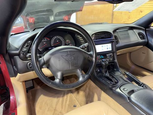 Used 2004 Chevrolet Corvette Coupe w/ Roof Package RWD image 17