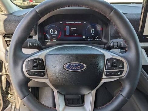 Used 2025 Ford Explorer Active w/ Active Comfort Package image 35