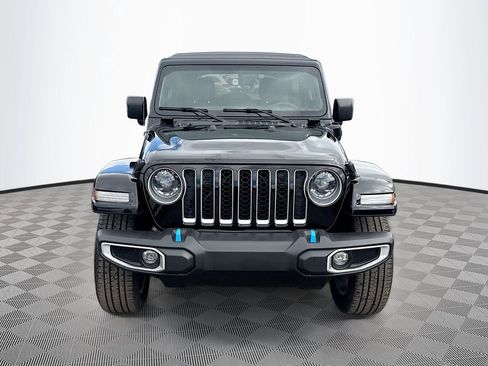 Used 2023 Jeep Wrangler Unlimited Sahara image 2