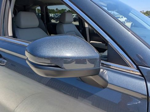 Used 2025 Honda CR-V EX-L image 11