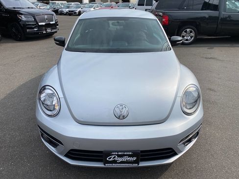 Used 2014 Volkswagen Beetle R-Line image 9
