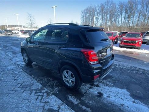 Certified 2022 Chevrolet Trax LT w/ LT Convenience Package image 6