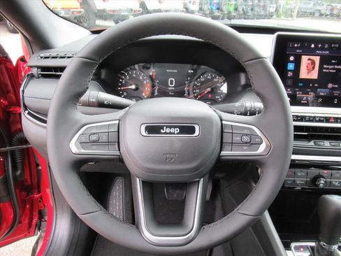 New 2026 Jeep Compass Latitude image 16