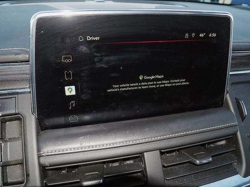 Used 2022 GMC Yukon SLT w/ SLT Premium Package image 16