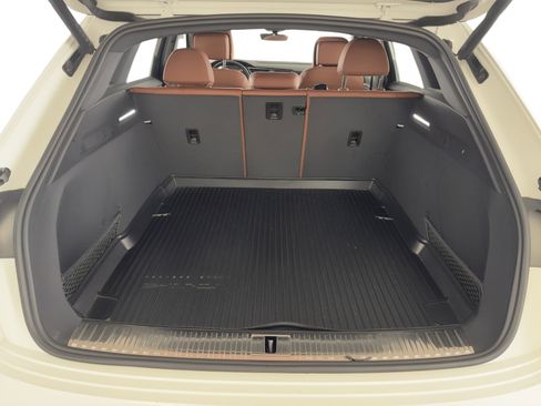 Used 2023 Audi e-tron Premium w/ Convenience Plus Package image 13