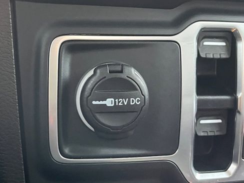 Used 2023 Jeep Gladiator Willys image 6