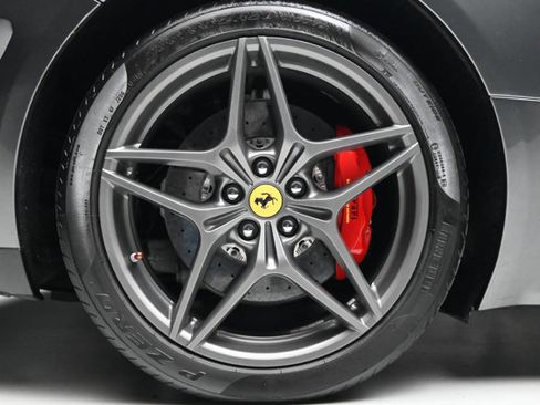 Used 2016 Ferrari California T image 47