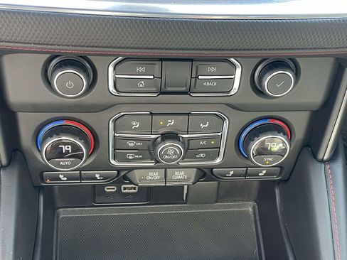 Used 2021 Chevrolet Suburban RST w/ Luxury Package image 31