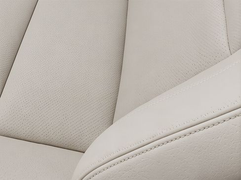 Certified 2024 Volvo XC90 B5 Plus w/ Protection Package Premier AWD/4WD image 16