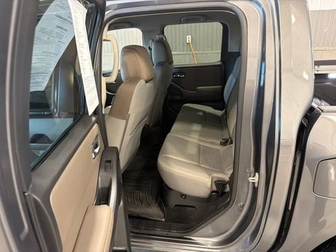 Certified 2022 Nissan Frontier SV AWD/4WD image 9
