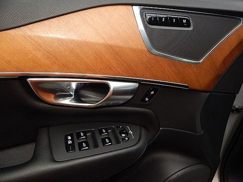 Certified 2024 Volvo XC90 B6 Plus w/ Protection Package Premier image 17