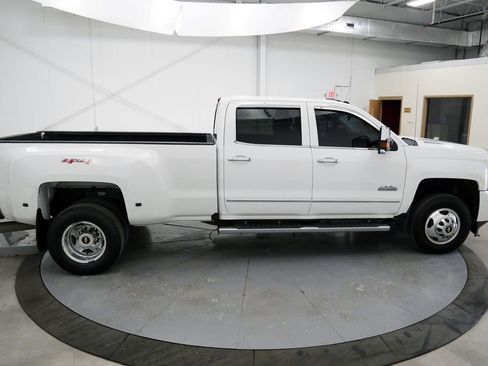 Used 2015 Chevrolet Silverado 3500 High Country w/ Duramax Plus Package image 8
