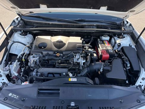 Used 2019 Toyota Camry SE FWD image 9