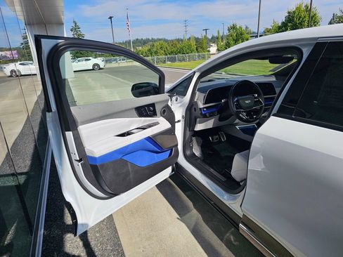 New 2026 Cadillac Optiq Luxury 2 AWD/4WD image 18