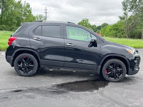Used 2018 Chevrolet Trax LT w/ Redline Edition AWD/4WD image 4