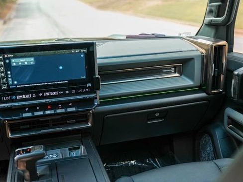 Used 2024 GMC Hummer EV 3X AWD/4WD image 32