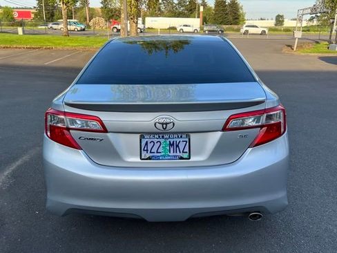 Used 2013 Toyota Camry SE FWD image 6