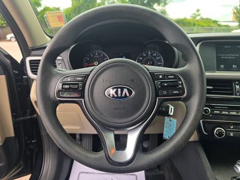 Used 2018 Kia Optima LX FWD image 21