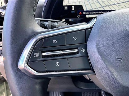 Used 2026 Chevrolet Equinox LT FWD image 20