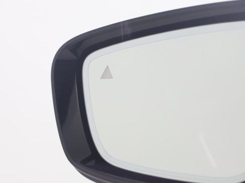 Used 2022 BMW i4 eDrive40 w/ M Sport Package image 27