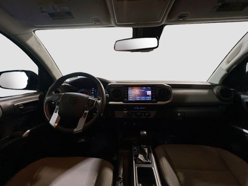 Used 2022 Toyota Tacoma SR5 RWD image 15