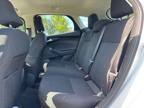 Used 2017 Ford Focus SE FWD image 12