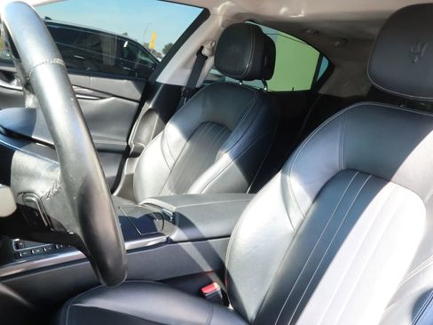 Used 2017 Maserati Ghibli image 19