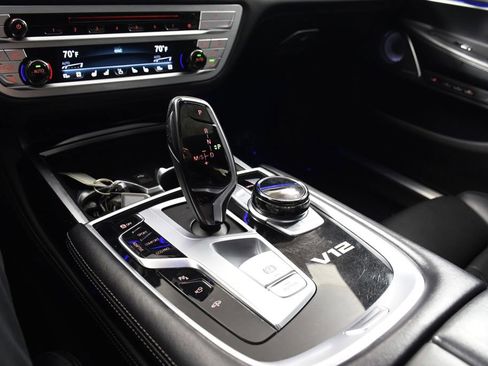 Used 2020 BMW M760i xDrive w/ Luxury Rear Seating Package AWD/4WD image 34