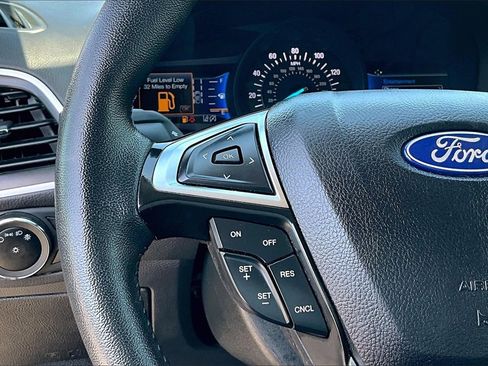 Used 2024 Ford Edge SEL image 8