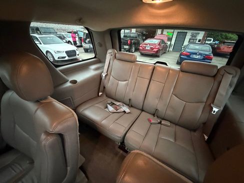 Used 2006 Chevrolet Tahoe LT w/ LT Preferred Equipment Group RWD image 11