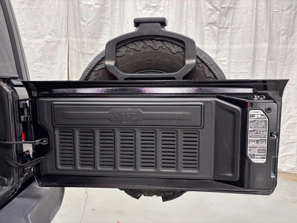 Used 2020 Jeep Wrangler Unlimited Rubicon w/ LED Lighting Group AWD/4WD image 47