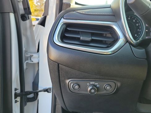 Used 2019 Chevrolet Equinox Premier image 20