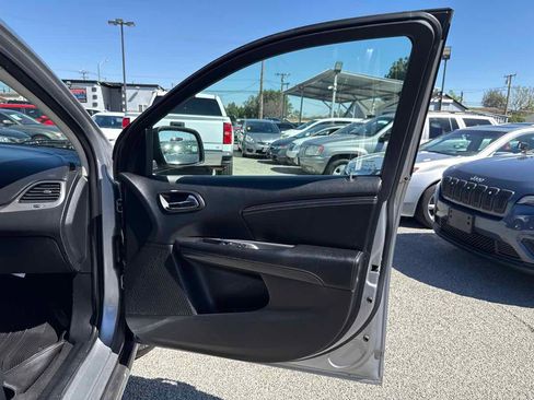 Used 2017 Dodge Journey Crossroad FWD image 19