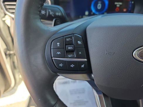 Used 2020 Ford Explorer Platinum w/ Premium Technology Package image 30