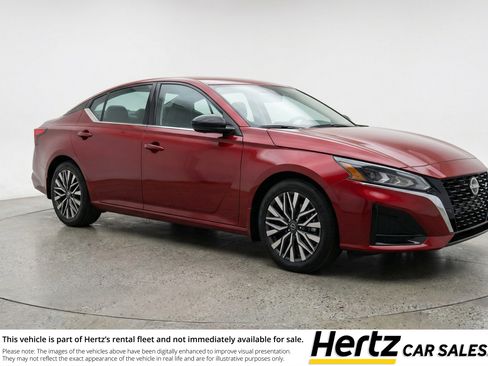 Used 2025 Nissan Altima 2.5 SV image 1
