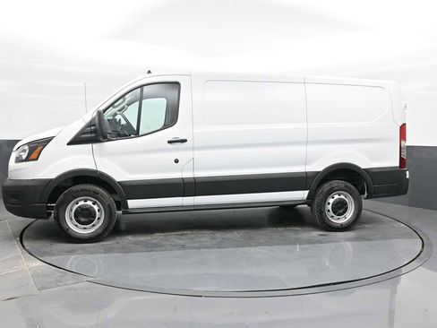 New 2024 Ford Transit 250 148 Medium Roof RWD image 5