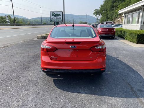 Used 2014 Ford Focus SE FWD image 8