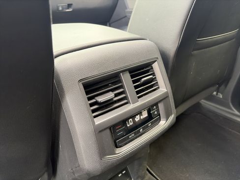 Used 2023 Volkswagen Atlas SE image 20